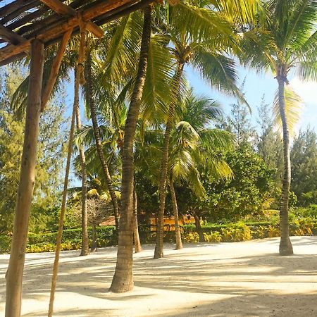 Bed and Breakfast ZumZum Beach House Kinondo Exterior foto